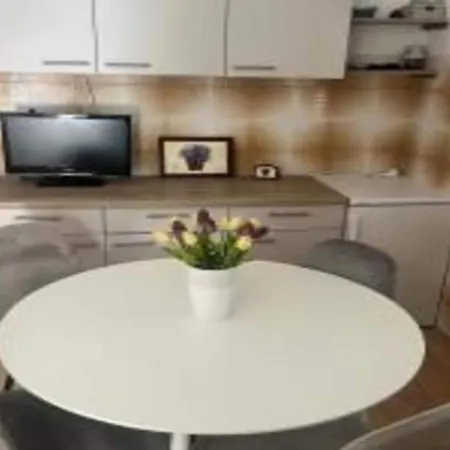 Daire Bleu - One Bedroom With Balcony And View 3 *