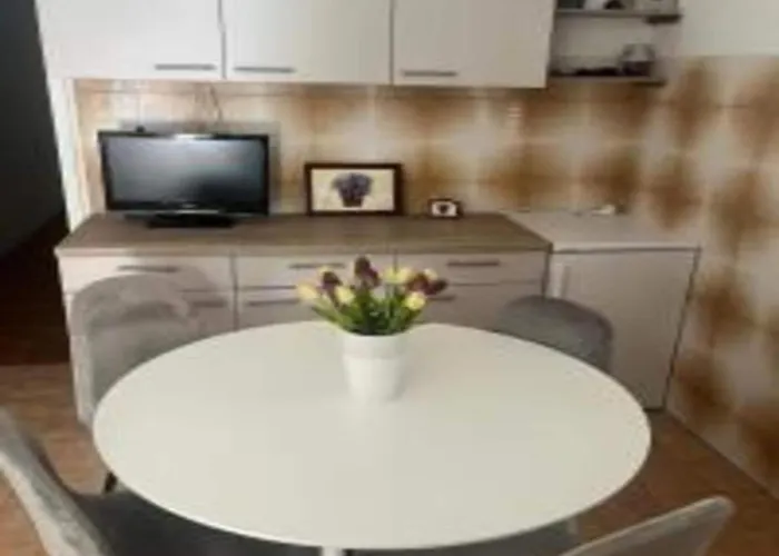 아파트 Bleu - One Bedroom With Balcony And View 3 *