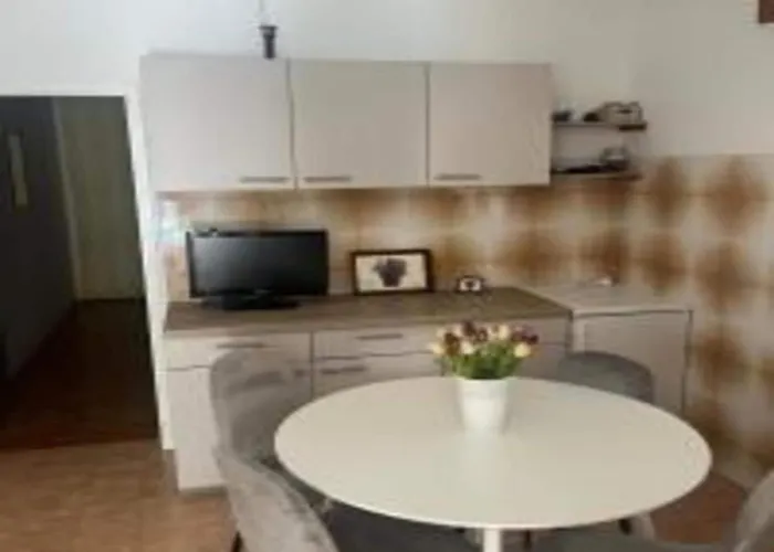 Bleu - One Bedroom With Balcony And View 3 아파트 *