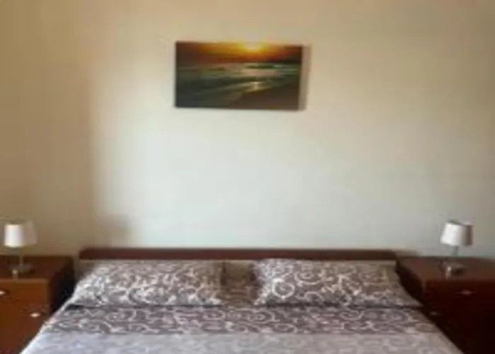 Bleu - One Bedroom With Balcony And View 3