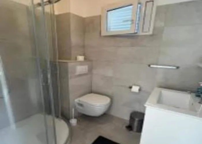 Bleu - One Bedroom With Balcony And View 3 아파트 *