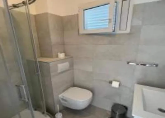 Bleu - One Bedroom With Balcony And View 3 아파트 브르나